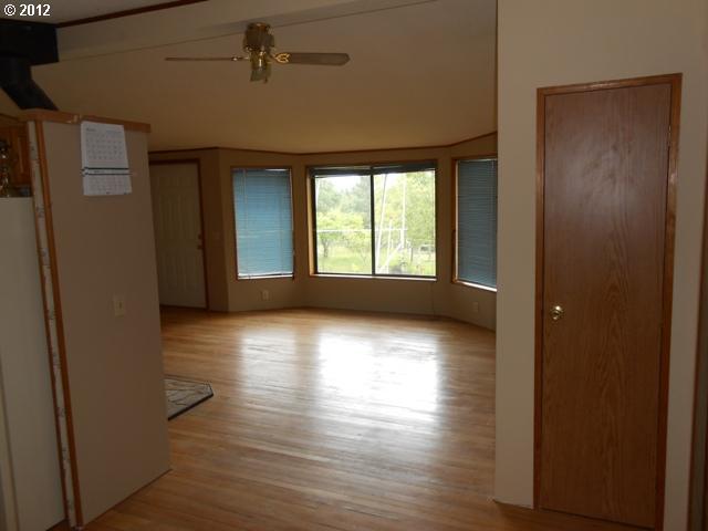 2141 State Road Mosier, OR 97040 - Photo 5 of 12 Gallery Image 5