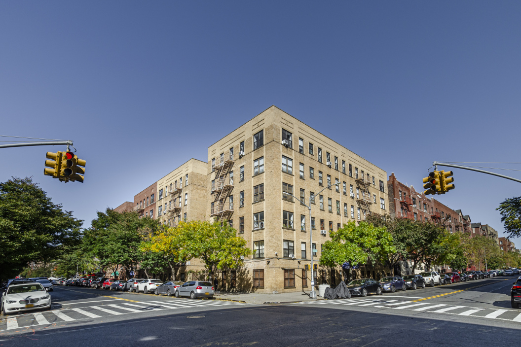 571579 Academy St in Manhattan, NY Compass