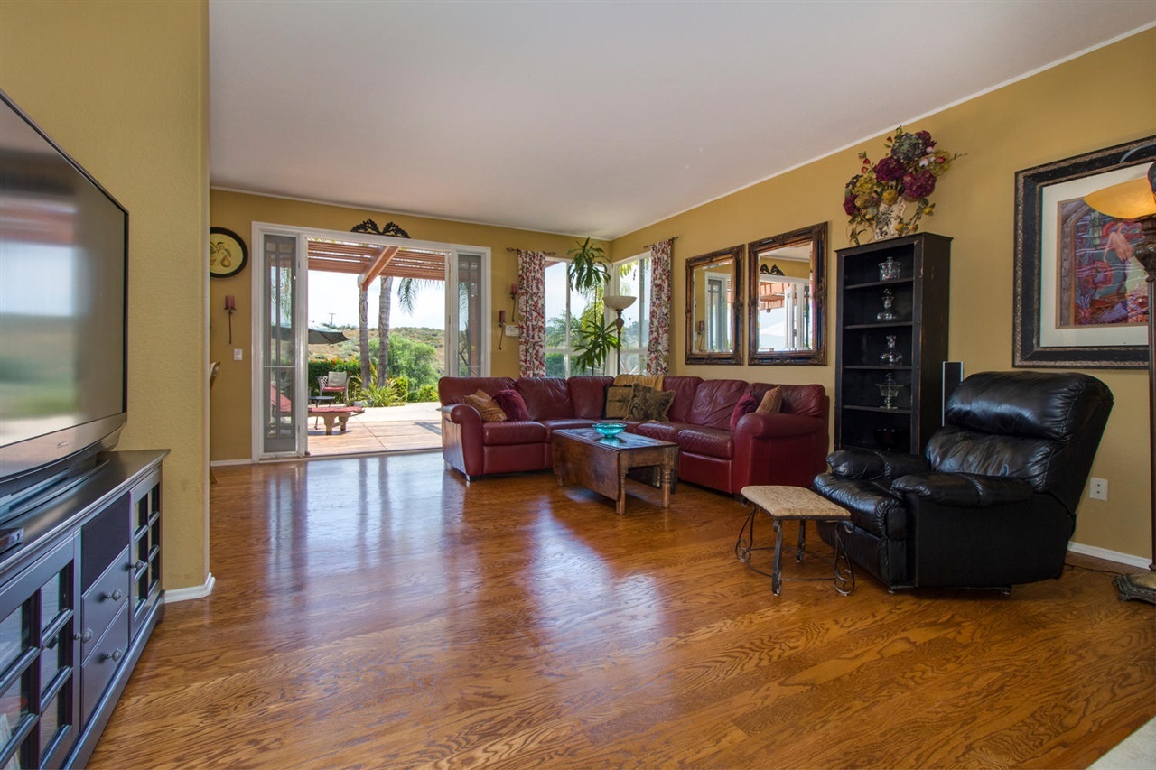 1604 Del Mar Road Oceanside, CA 92057 - Photo 7 of 25 Gallery Image 7