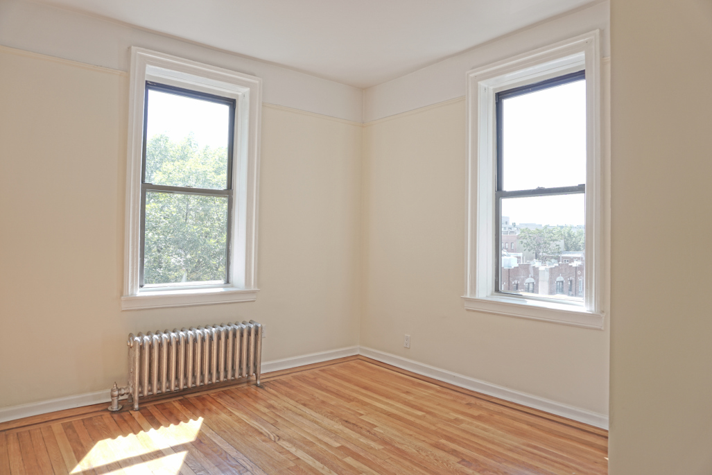 32-42 33rd Street, Unit D2 Queens, NY 11106 - Photo 3 of 7