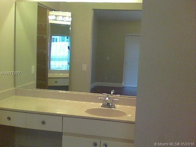 587 Talavera Road Weston, FL 33326 - Photo 12 of 21 Gallery Image 12