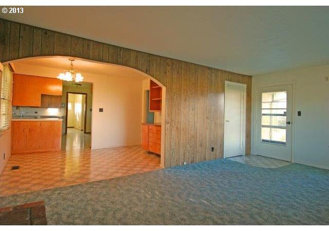 22331 Boones Ferry Road Northeast Aurora, OR 97002 - Photo 10 of 13 Gallery Image 10
