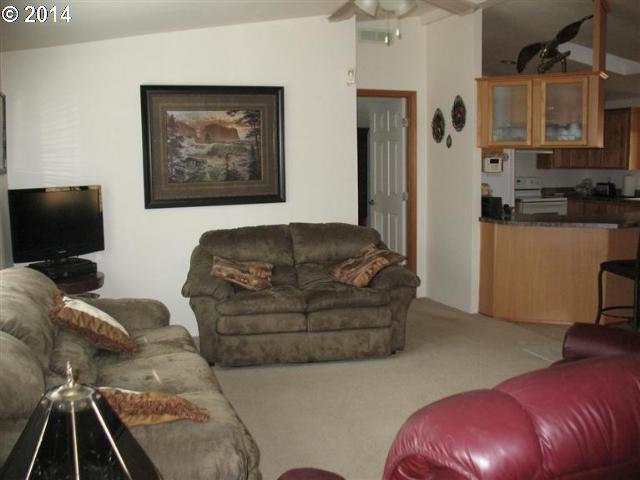162 Newt Gulch Road Wilderville, OR 97543 - Photo 4 of 10 Gallery Image 4