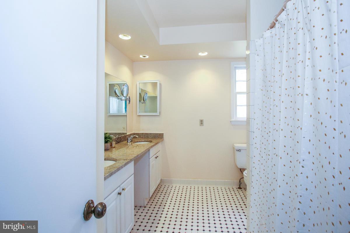 8712 Seven Locks Road Bethesda, MD 20817 - Photo 16 of 29