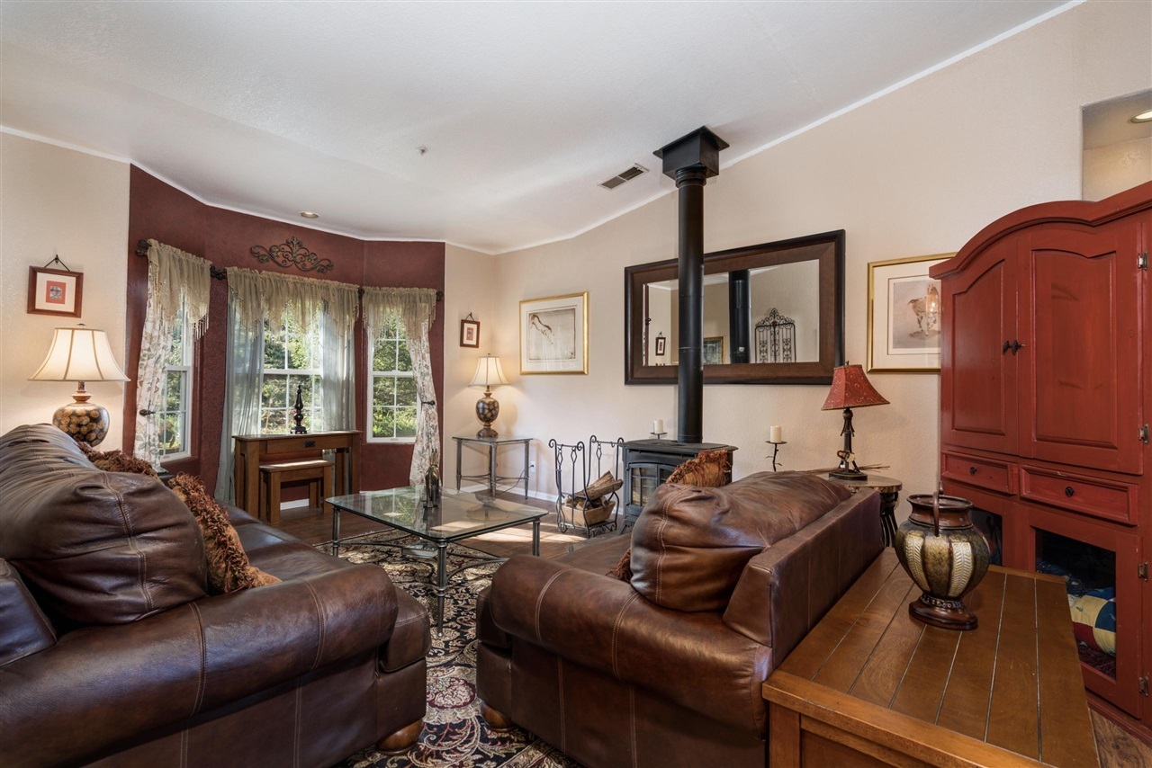 22720 Tombill Road Ramona, CA 92065 - Photo 10 of 25 Gallery Image 10
