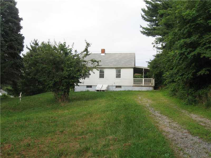 3202 Heights Road Aliquippa, PA 15001 - Photo 10 of 14 Gallery Image 10
