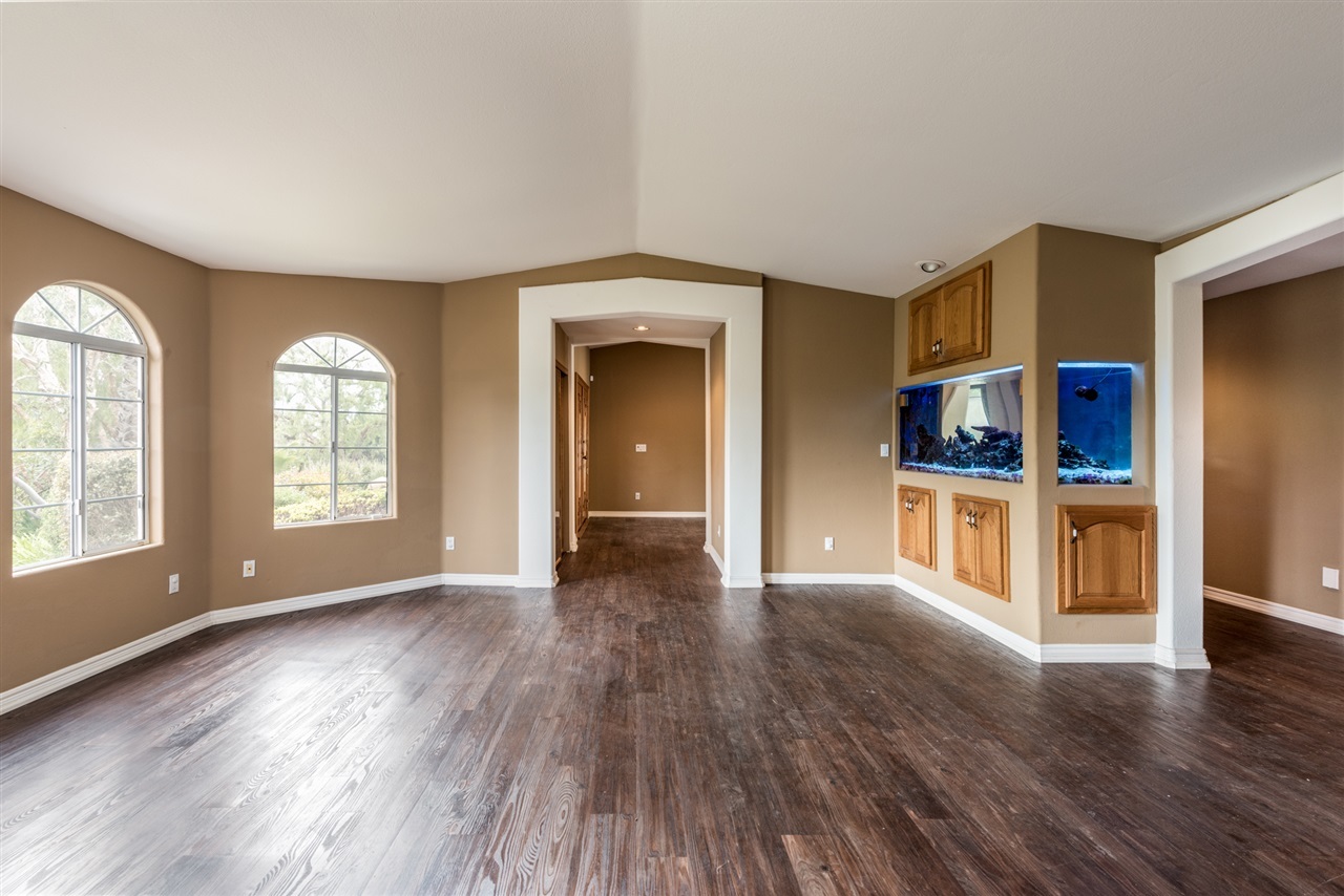 763 Mason Road Vista, CA 92084 - Photo 21 of 25 Built-In Salt Water Aquarium