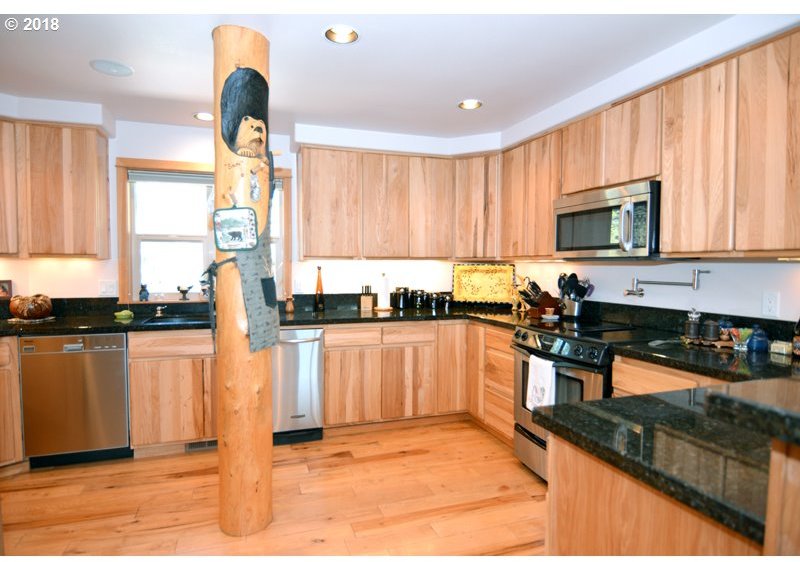 17067 Upland Road Bend, OR 97707 - Photo 20 of 24 Gallery Image 20