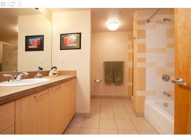 726 Northwest 11th Avenue, Unit 508 Portland, OR 97209 - Photo 3 of 16