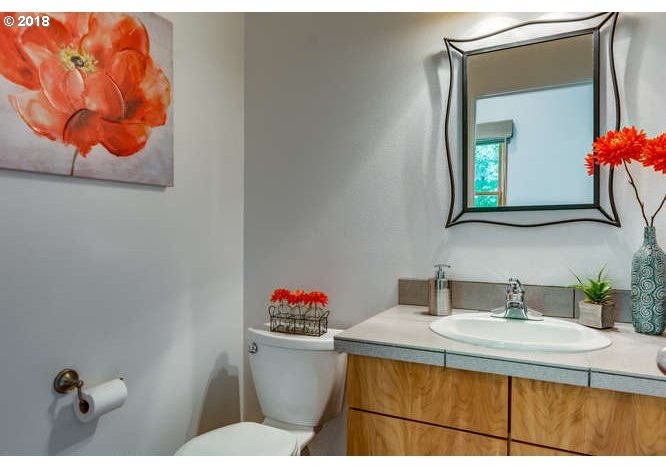 4902 Southwest Barnes Road Portland, OR 97221 - Photo 3 of 31