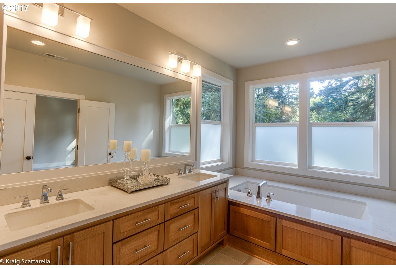 7920 Southwest Ellman Lane Portland, OR 97224 - Photo 3 of 12 Gallery Image 3