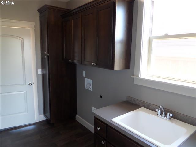 709 Thyme Loop Silverton, OR 97381 - Photo 4 of 16 Gallery Image 4