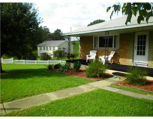 2741 Highway 982 Mount Pleasant, PA 15666 - Photo 3 of 18