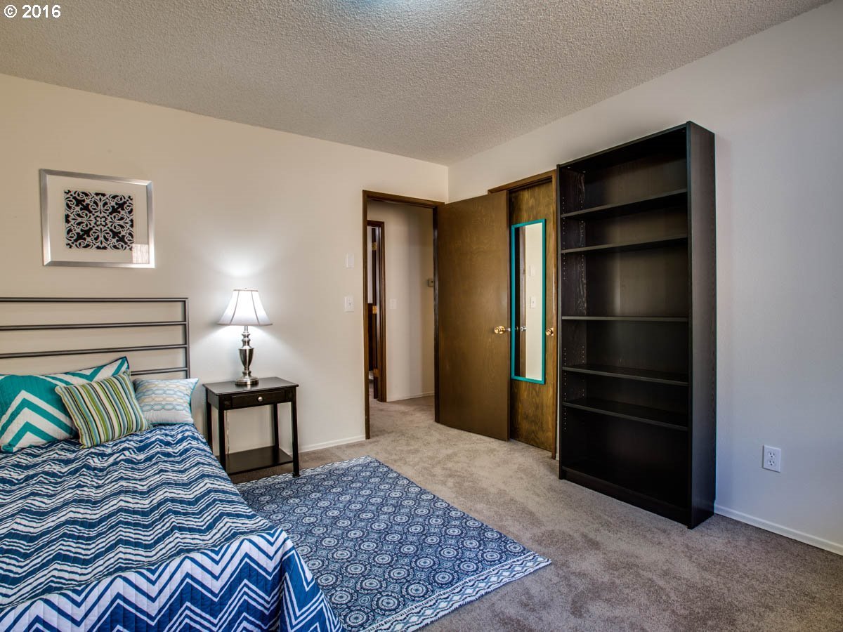 2681 Southwest Spring Garden Street Portland, OR 97219 - Photo 3 of 31 Gallery Image 3
