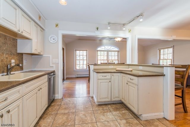 $550,000 | 11 Knoll Drive, Denville, NJ 07834