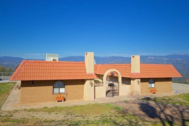 38720 Highway 41 Oakhurst, CA 93644 - Photo 3 of 35