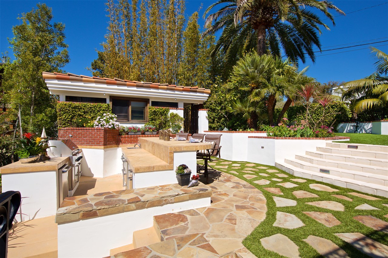 1440 Crest Road Del Mar, CA 92014 - Photo 12 of 25