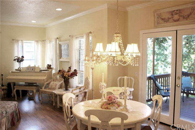 375 Grandview Road Twin Peaks, CA 92391 - Photo 12 of 30 Entry to the private deck and the informal dining area