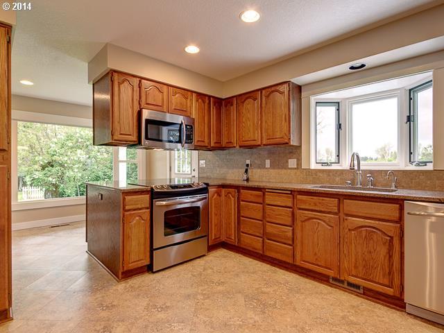 33650 Southwest Cook Road Hillsboro, OR 97123 - Photo 5 of 16 Gallery Image 5