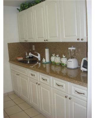 1673 Bay Road, Unit 302 Miami Beach, FL 33139 - Photo 3 of 16 Gallery Image 3