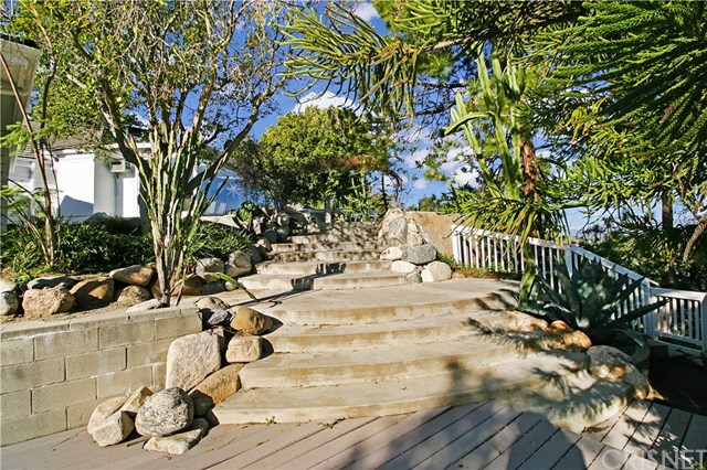 12445 Viewcrest Road Studio City, CA 91604 - Photo 23 of 28