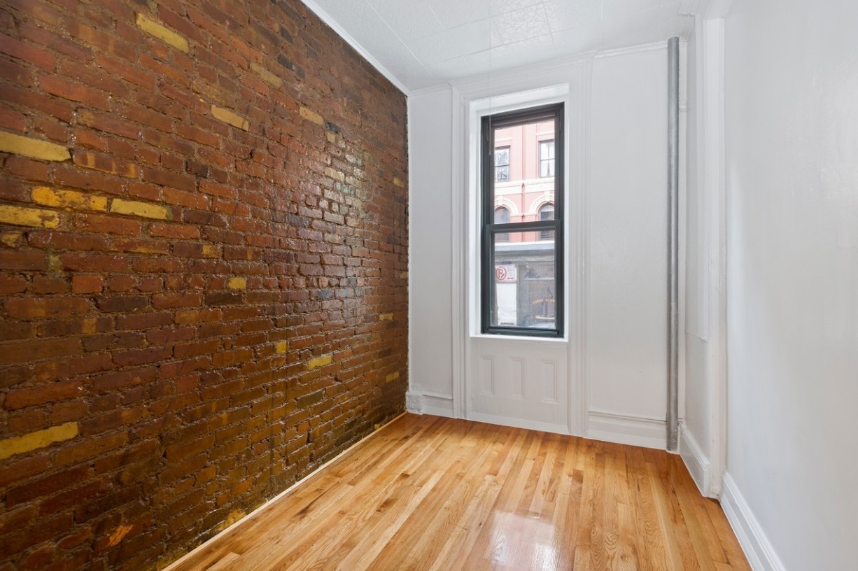 322 West 11th Street, Unit 1C Manhattan, NY 10014 - Photo 3 of 6