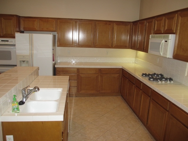 702 Inverlochy Drive Fallbrook, CA 92028 - Photo 10 of 19 Gallery Image 10
