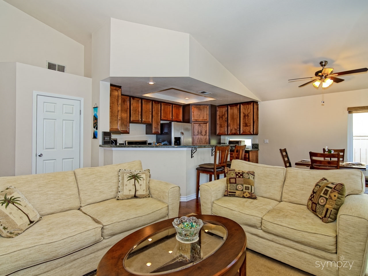 1722 Crystal Ridge Way Vista, CA 92081 - Photo 7 of 25 Gallery Image 7