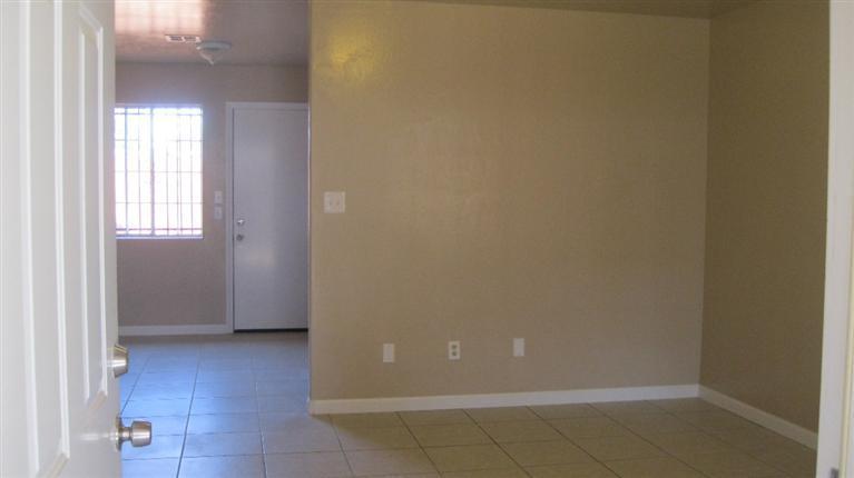 806 Haley Street Bakersfield, CA 93307 - Photo 6 of 10