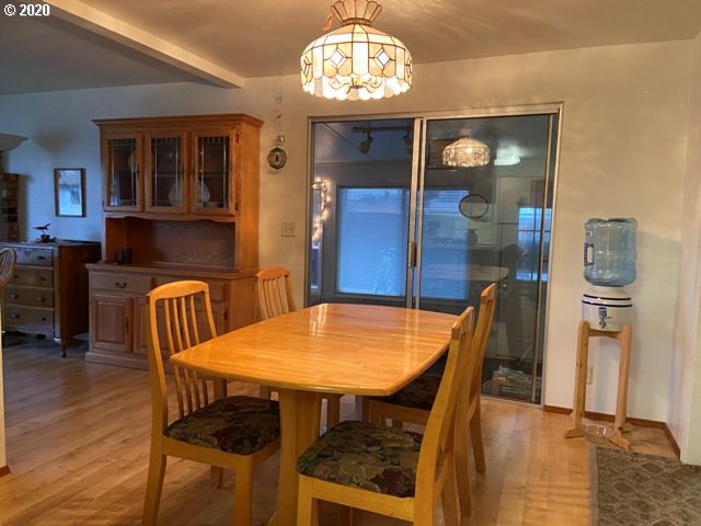 3790 Cherokee Drive Springfield, OR 97478 - Photo 6 of 13