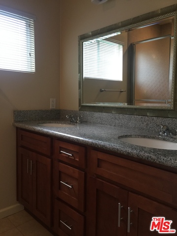 11279 Charnock Road Los Angeles, CA 90066 - Photo 4 of 9 Gallery Image 4