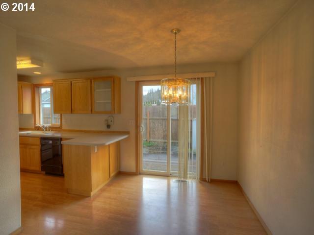 118 Mission Road Kelso, WA 98626 - Photo 3 of 16 Gallery Image 3