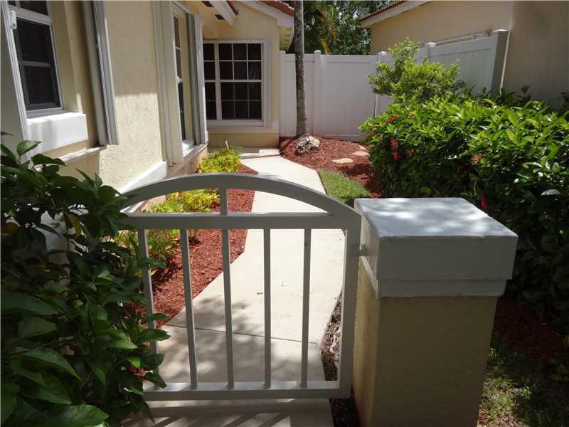 855 Garnet Circle Weston, FL 33326 - Photo 2 of 23