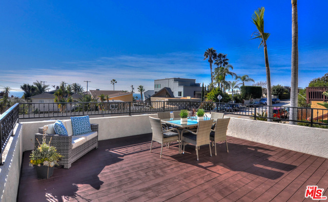 7526 Rindge Avenue Playa del Rey, CA 90293 - Photo 3 of 33