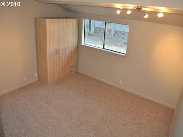 21389 Hazelnut Ridge Road Scotts Mills, OR 97375 - Photo 8 of 16 Gallery Image 8