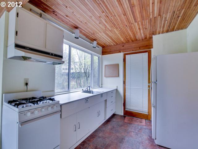 3528 Southwest Beaverton Court Portland, OR 97239 - Photo 4 of 15