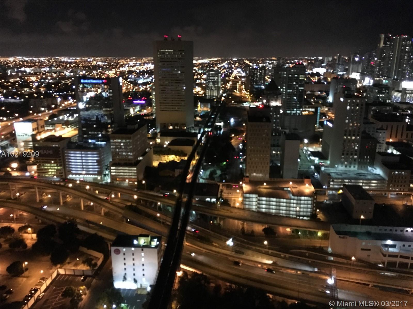 90 Southwest 3rd Street, Unit 4305 Miami, FL 33130 - Photo 2 of 26