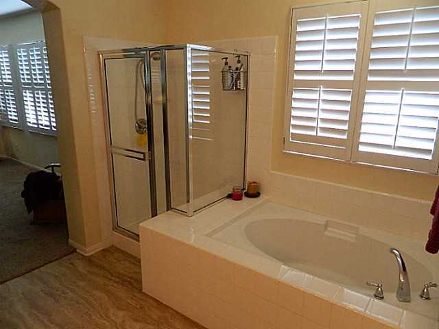 3919 Rill Court Carlsbad, CA 92010 - Photo 6 of 23 Oversized Tub and Seperate shower