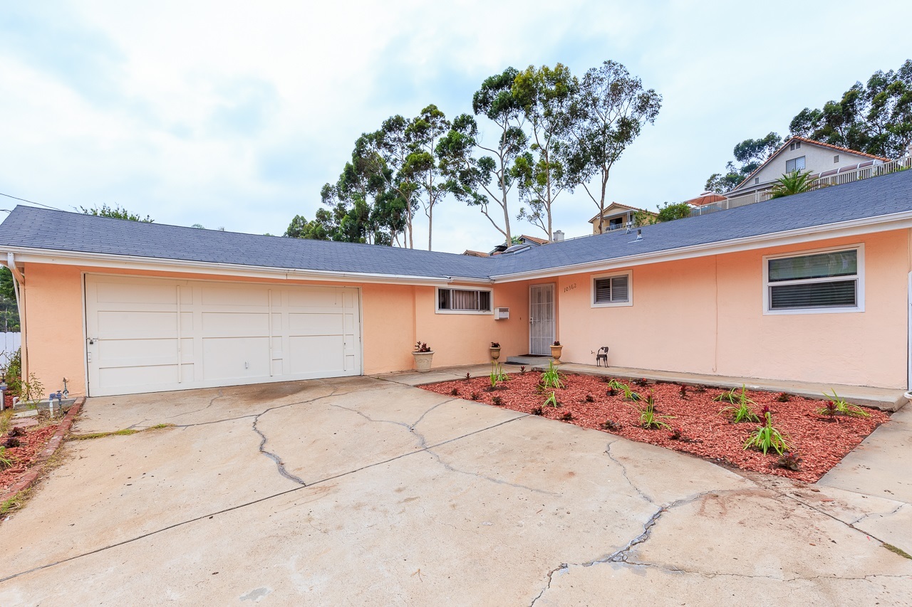 10362 Strawberry Lane Spring Valley, CA 91977 - Photo 4 of 23