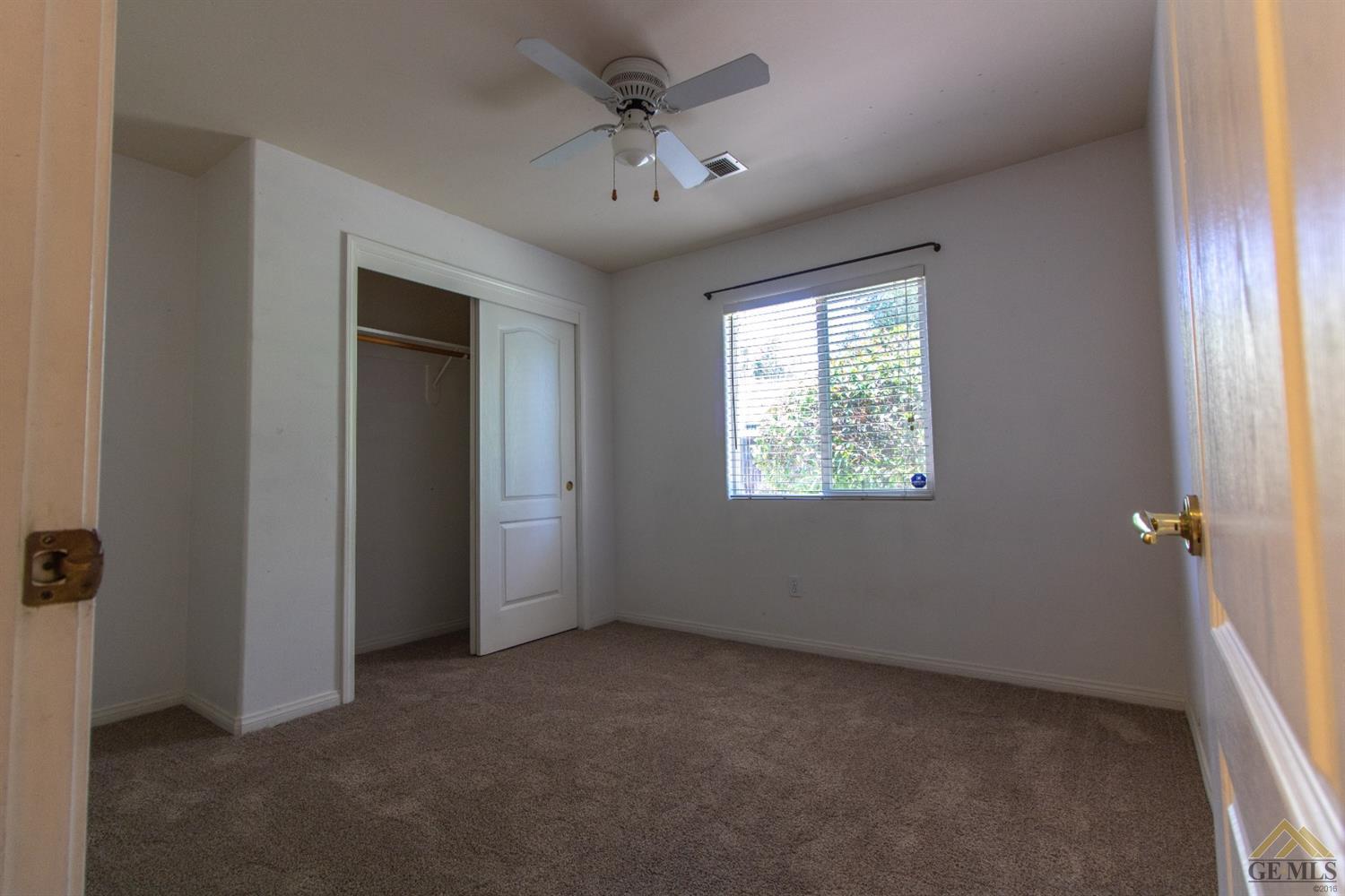 5218 Port Drive Bakersfield, CA 93312 - Photo 9 of 21