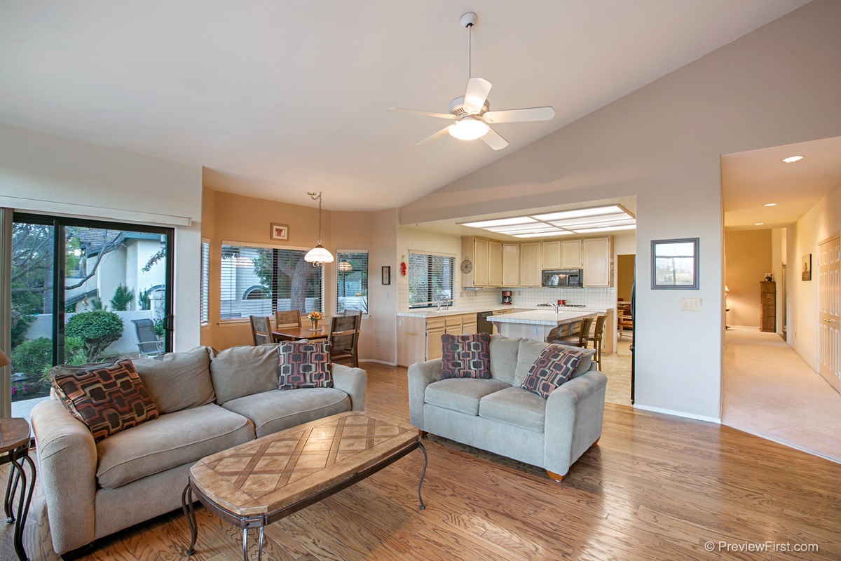 2282 Derrick Way Escondido, CA 92029 - Photo 5 of 25