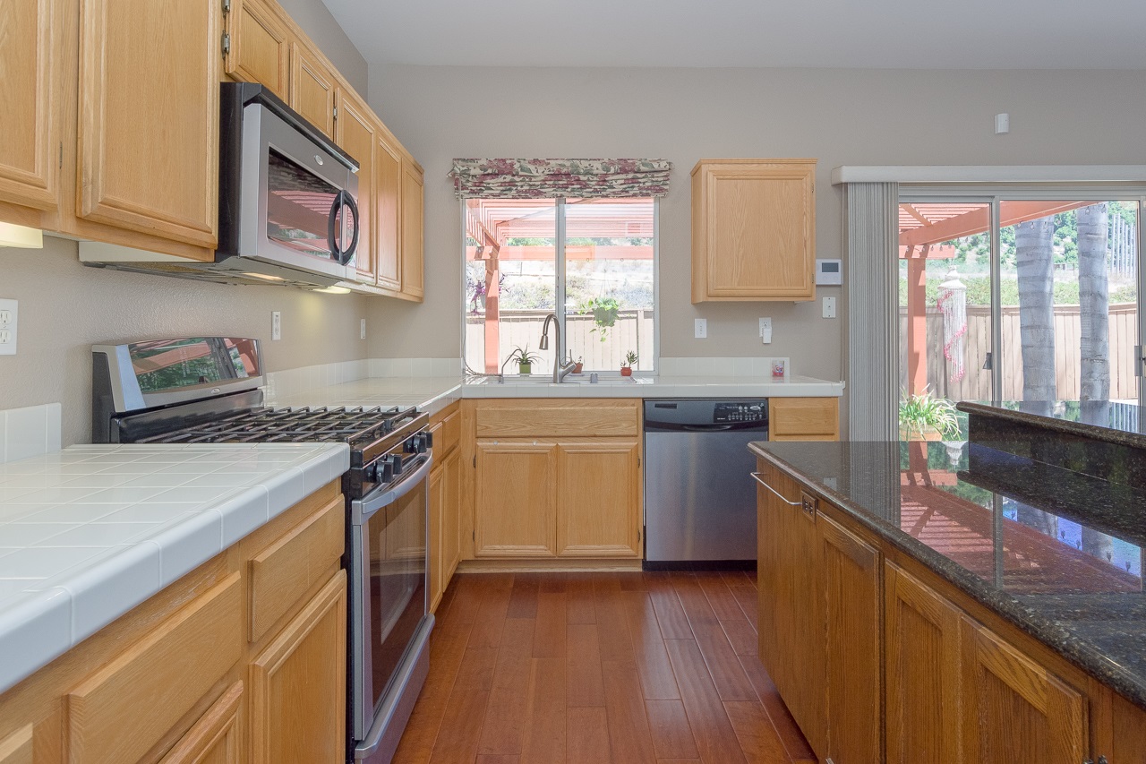 5046 Lake Circle Road Fallbrook, CA 92028 - Photo 6 of 25 Gallery Image 6