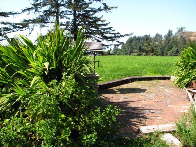 28689 Brooks Road Gold Beach, OR 97444 - Photo 13 of 16
