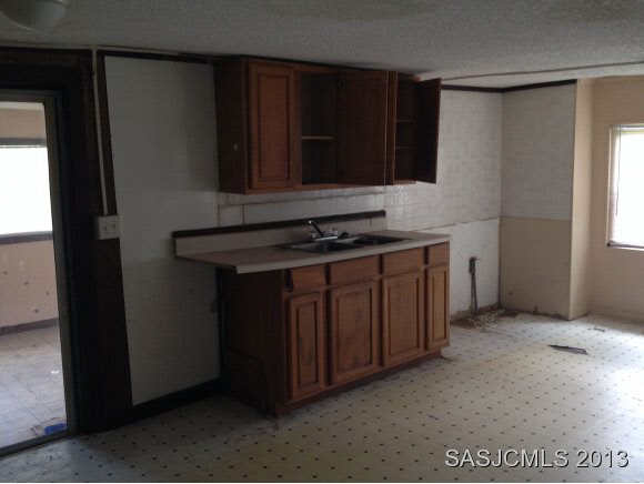 4633 Sixth Avenue St. Augustine, FL 32095 - Photo 6 of 7 Kitchen