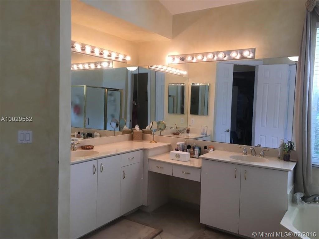 Encantada Pembroke Pines, FL 33029 - Photo 23 of 33