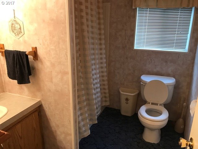 5250 Southwest Grange Road Roseburg, OR 97471 - Photo 3 of 6 Gallery Image 3