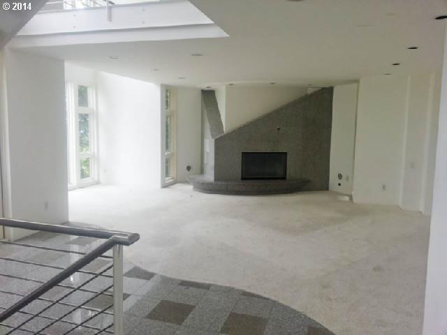 424 Northwest MacLeay Boulevard Portland, OR 97210 - Photo 5 of 16