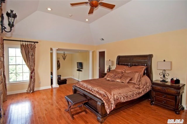 4 Legends Circle Melville, NY 11747 - Photo 10 of 20