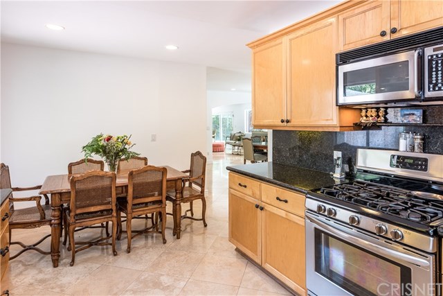 4450 La Barca Drive Tarzana, CA 91356 - Photo 13 of 28