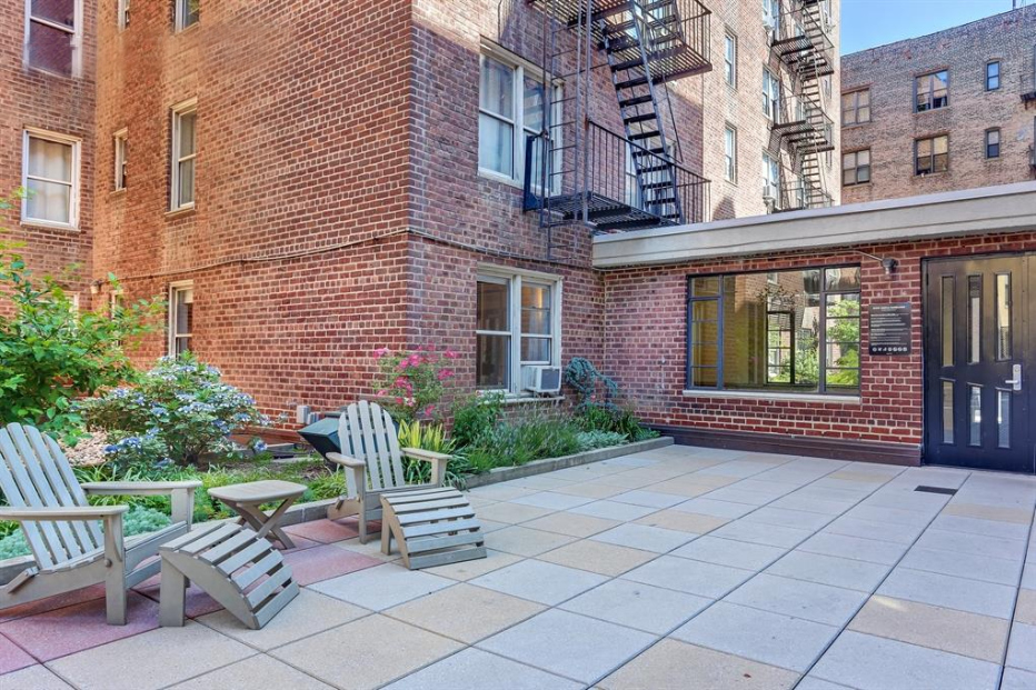 Lafayette Gardens 340 Haven Ave, Manhattan, NY 10033 - Photo 5 of 6